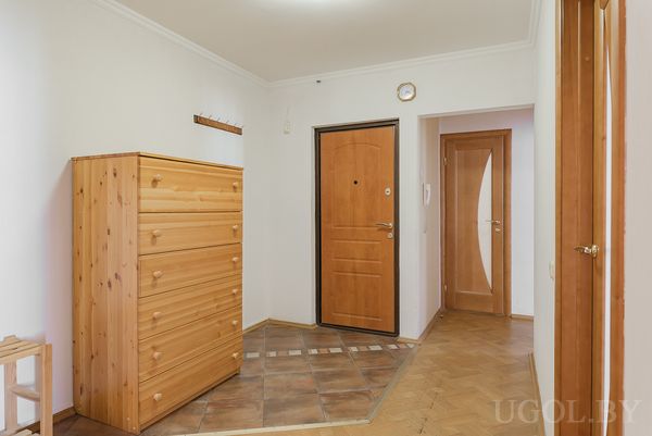 Комод в прихожей