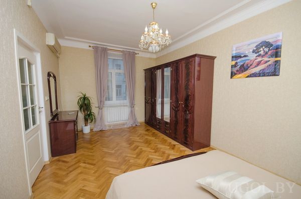 Спальня со шкафом