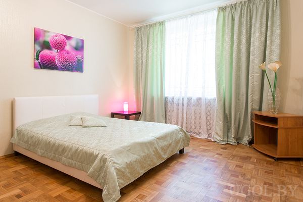 Спальня в зеленых тонах