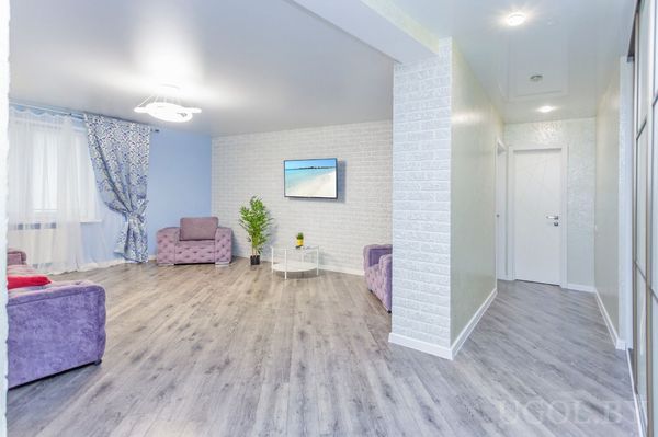 Просторная гостиная