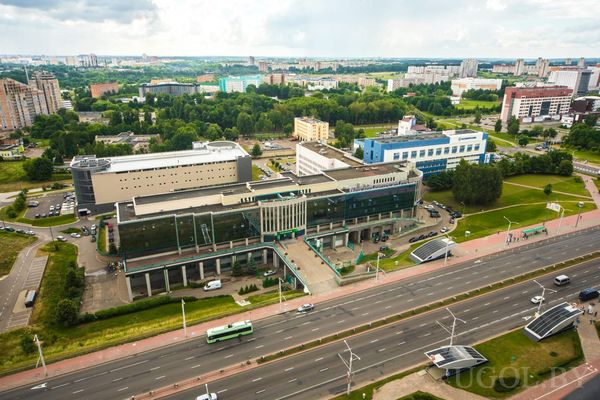 Приятный вид из окна на город