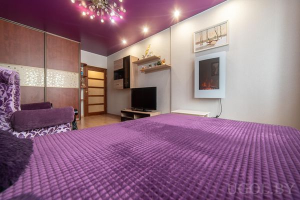 Комфортная двуспальная кровать