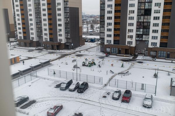 Вид из окна во двор