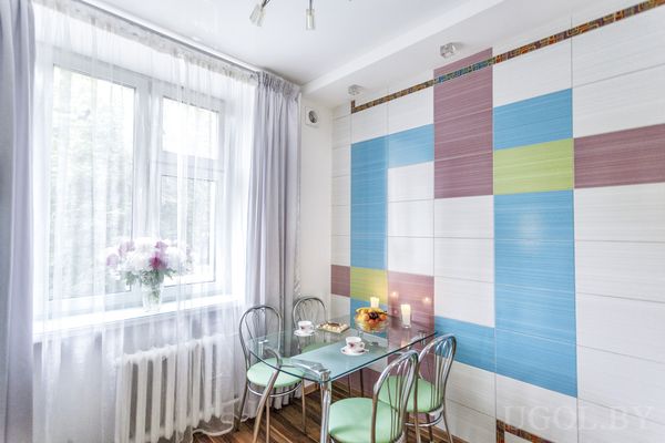 Стильный столик на кухне