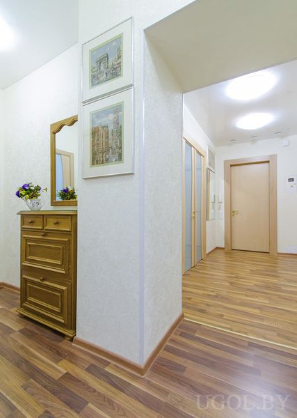 Светлый коридор в квартире