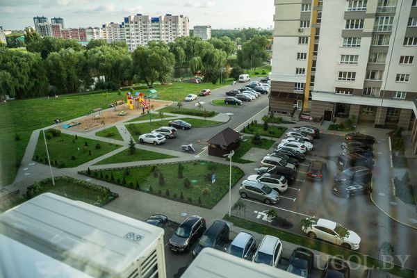 Вид из окна во двор