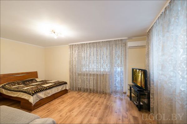 Бежевая спальня