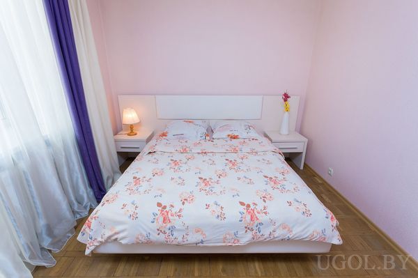 Розовая спальня