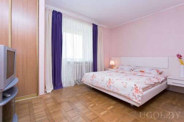 Спальня в розовых тонах