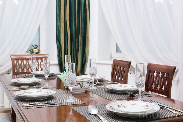 Обеденный стол