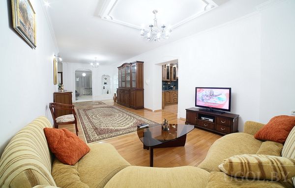 Классный угловой диван