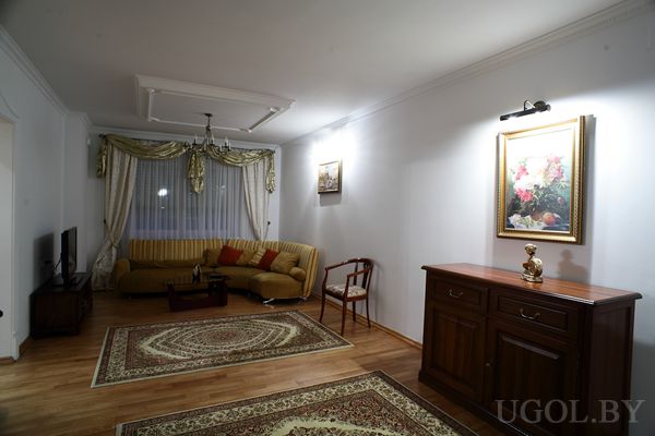 Диван и тв зона