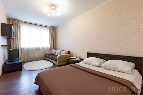 Спальня в бежевых цветах