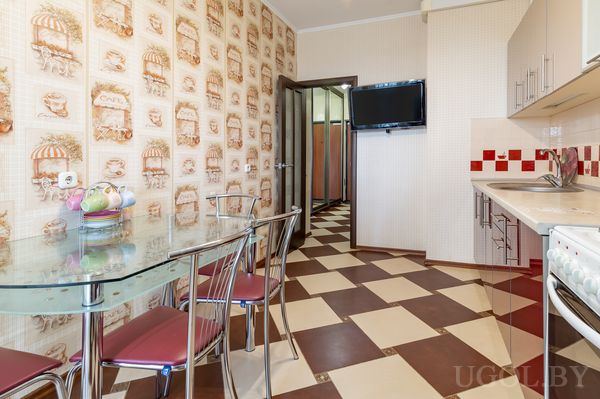 Стильная кухная столовая