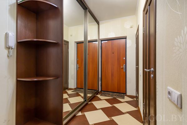 Узкая прихожая